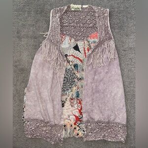 Gimmicks by BKE Dusty Lavender Boho Fringe Vest | Crochet Festival Layer | M